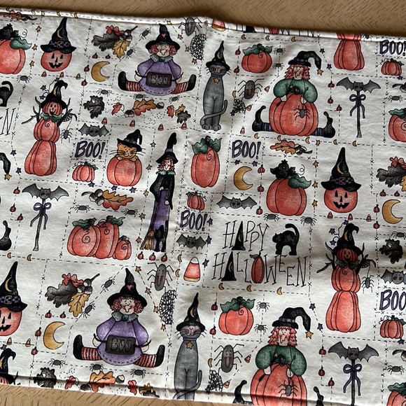 Halloween Themed Table Runner - Picture 1 of 4